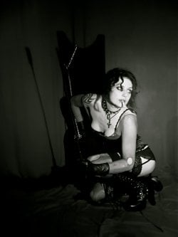 Domina Visuki Mistress - Greater London