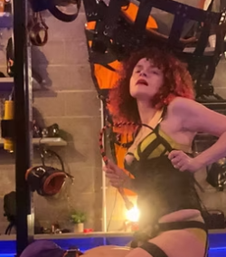 Mistress Violent Siren Mistress Milton Keynes photo 2