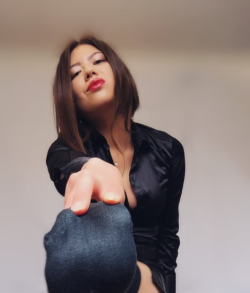 Empress Akari Mistress Bristol photo 2