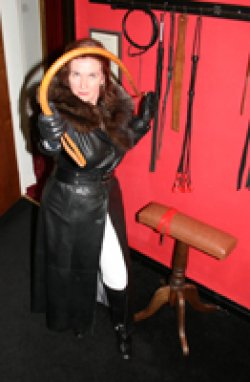 Mature Madame Margi Mistress Manchester photo 4