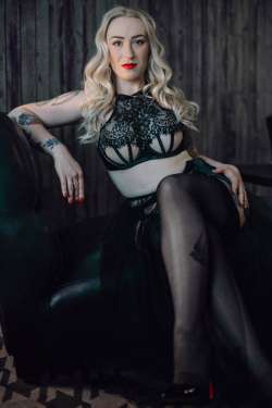 Miss Anna Elite Mistress Telford and Wrekin photo 2