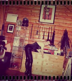Lady Leyla Mistress Reading photo 4