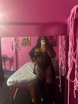 Your Royal Thighness Mistress New York City photo 4